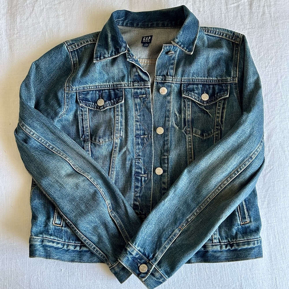 GAP Denim Jacket size Medium